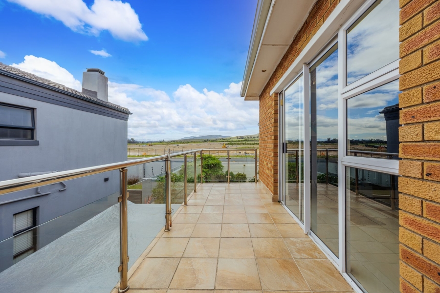 6 Bedroom Property for Sale in Rouxville Western Cape